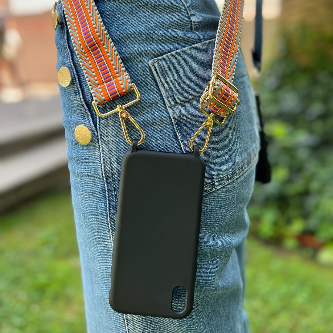 Carcasa iPhone Silicona Negra – Atómica Strap