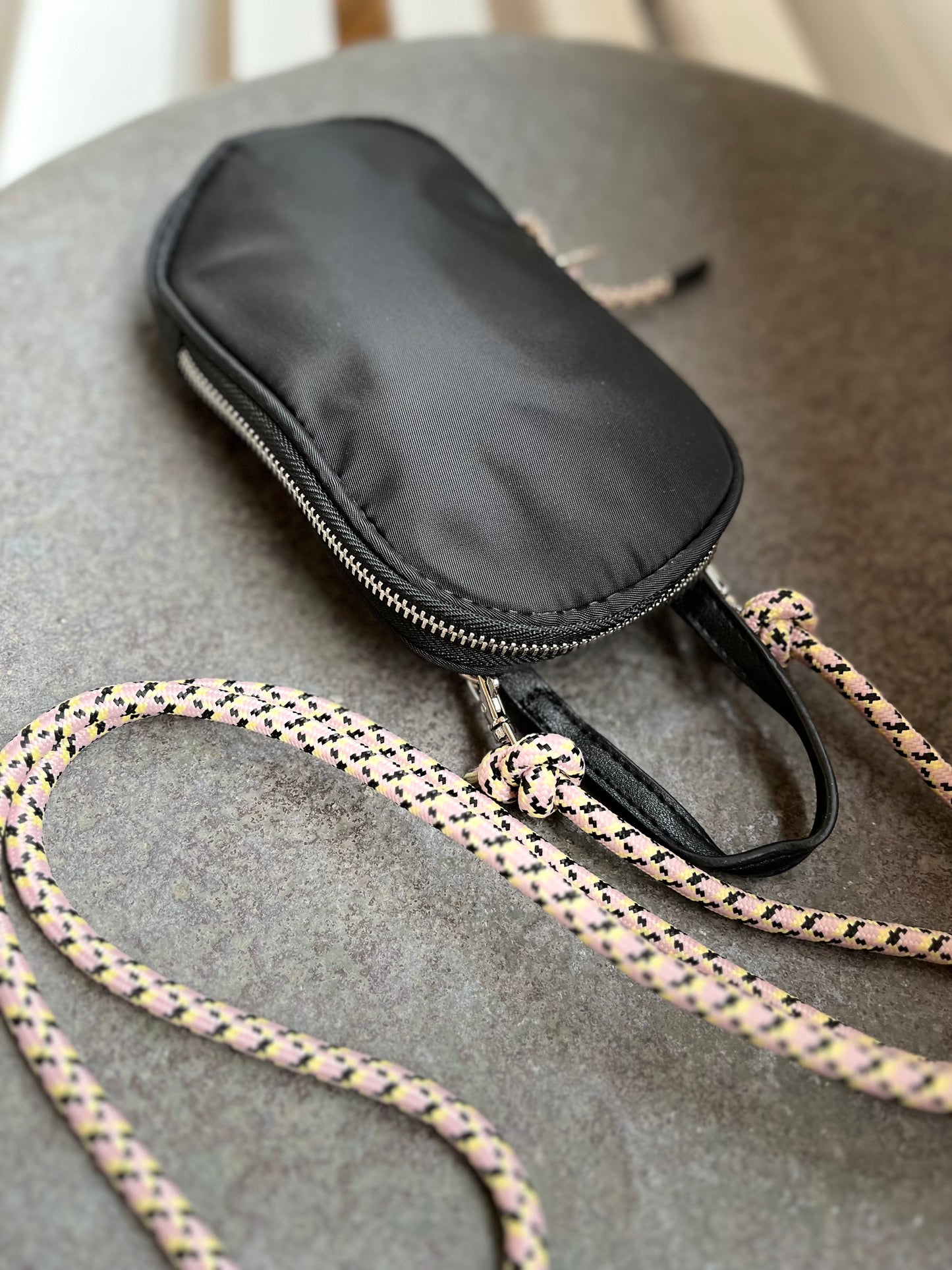 Cartera Porta Celular Negra