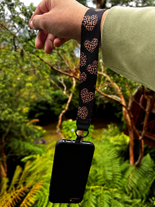 Lanyard de muñeca para celular Negro Corazones Print
