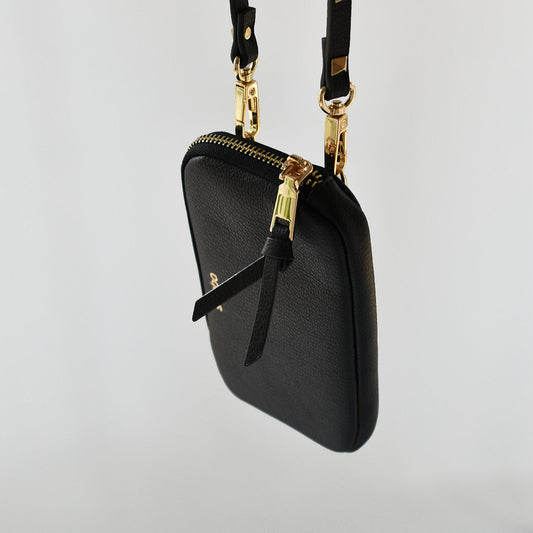 Cartera Samba Cuero Vegano Negro con Strap Tachas