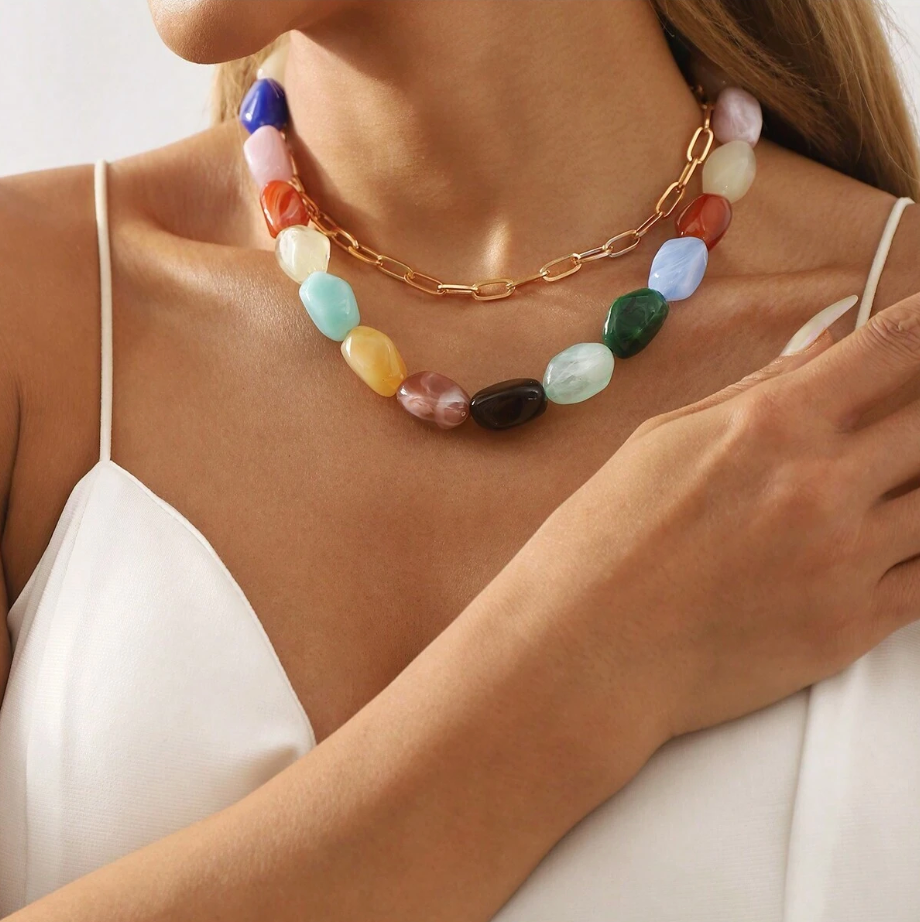 Collar Piedra Colores y cadena dorada