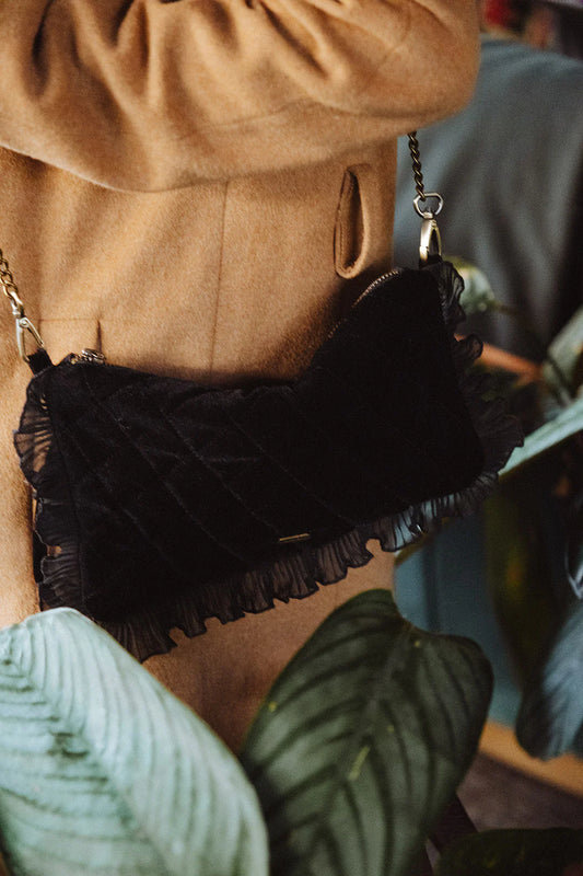 Clutch Savage Black Velvet