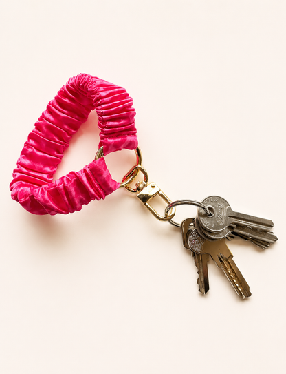 Llavero colet seda animal print rosado